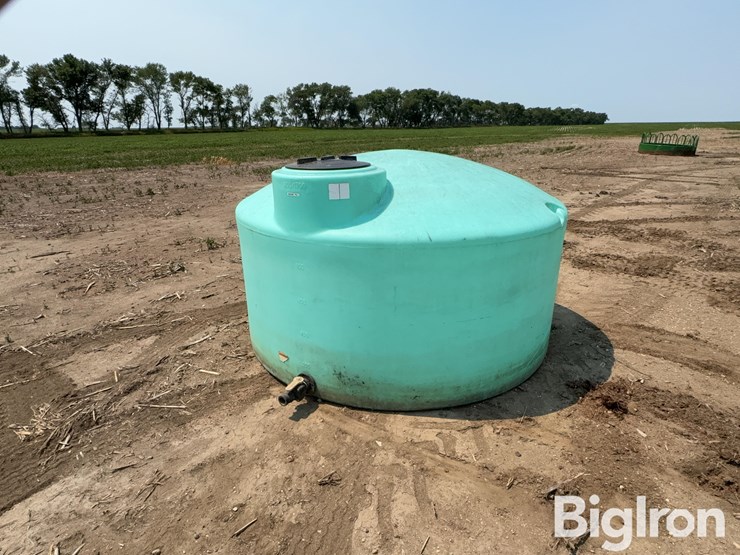 1100-gal-poly-tank-image-1