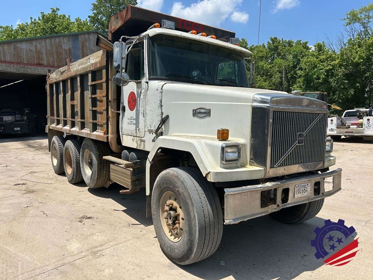 1999-volvo-truck-vnm84-tri-axle-dump-truck-image-31