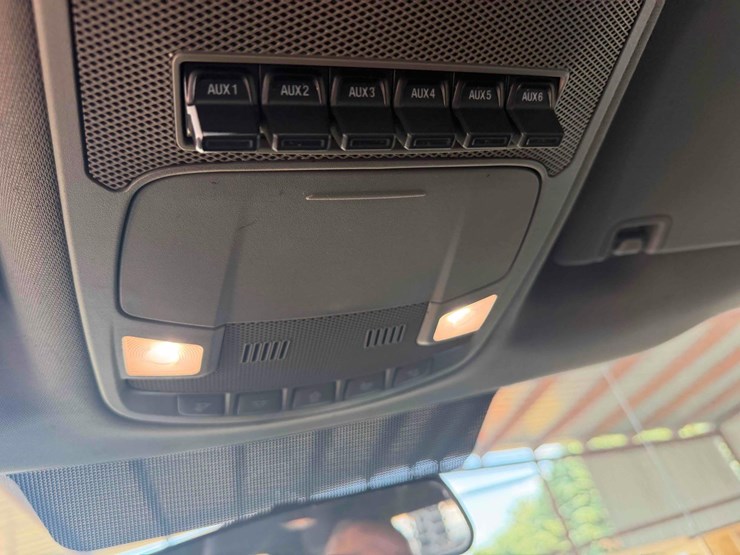 2017-ford-f550-super-duty-service-truck-image-14