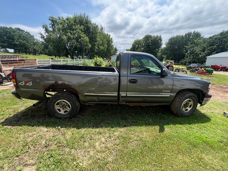 2000-chevrolet-1500-image-2
