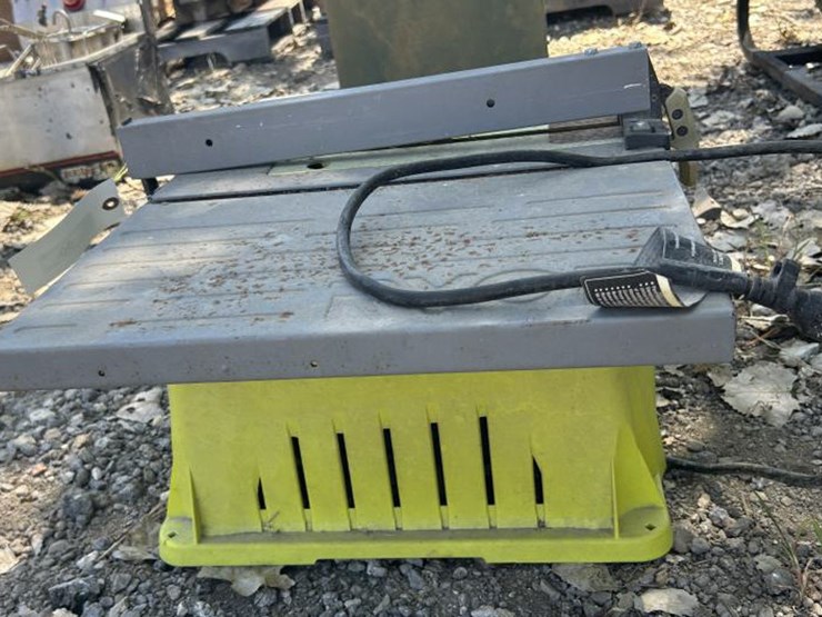 #90-•-ryobi-10"-table-saw-image-7