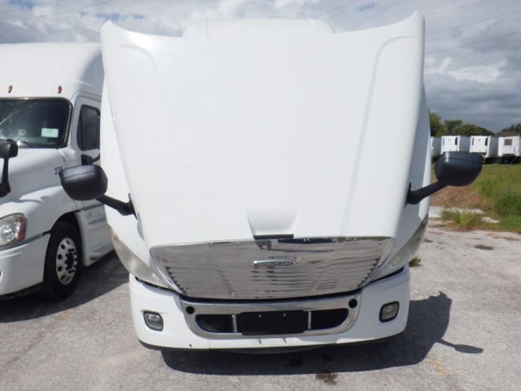 2017-freightliner-cascadia-125-evolution-image-27