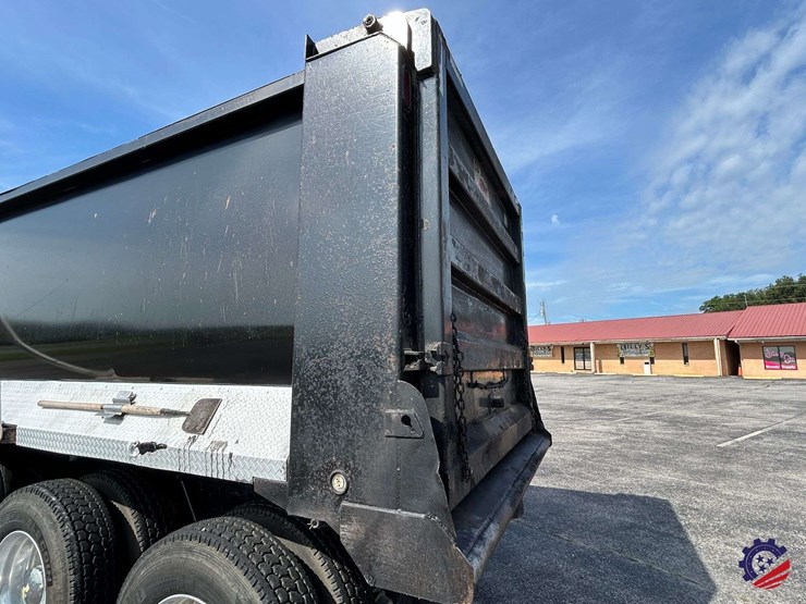2016-peterbilt-367-image-18