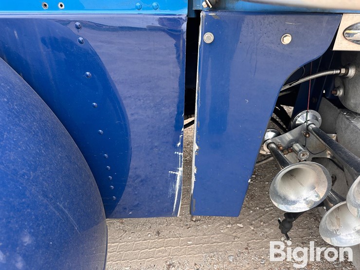 2004-peterbilt-379-image-16