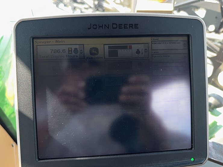 2011-john-deere-4730-image-41