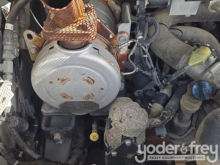2019-takeuchi-tl8-image-34