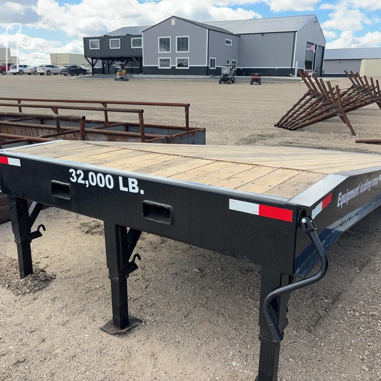 2025 INDUSTRIAS AMERICA LOADING DOCK MODEL R820
