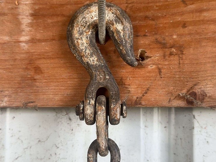 high-test-forged-steel-towing-chain-with-grab-hook-image-3