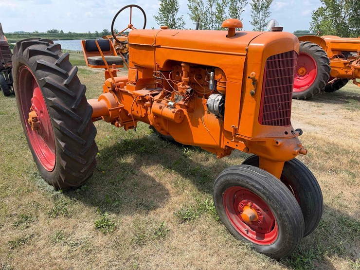 minneapolis-moline--z-tractor-image-7