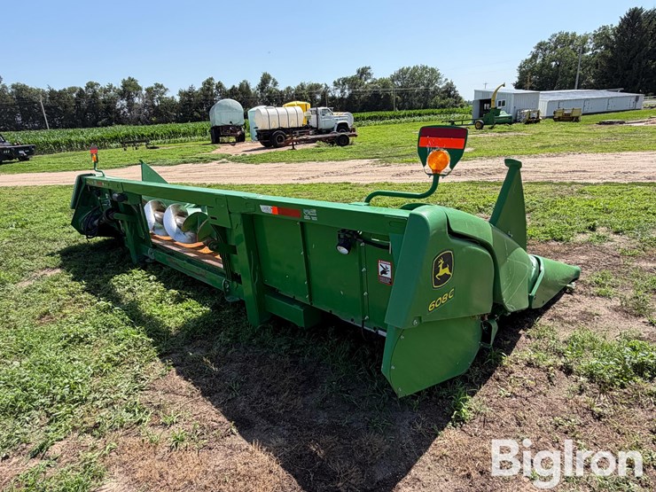 2016-john-deere-608c-image-5