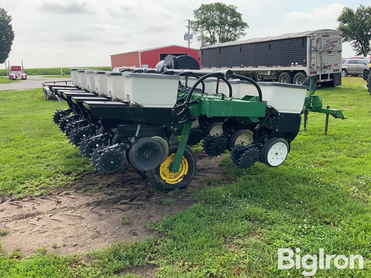 john-deere-7000-image-5