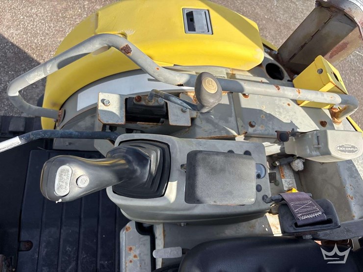 2012-yanmar-vio27-image-13