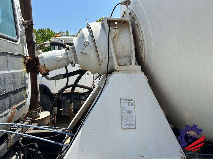 1992-mack-dm600gk-rear-discharge-(glider-kit)-concrete-mixer-truck-image-23