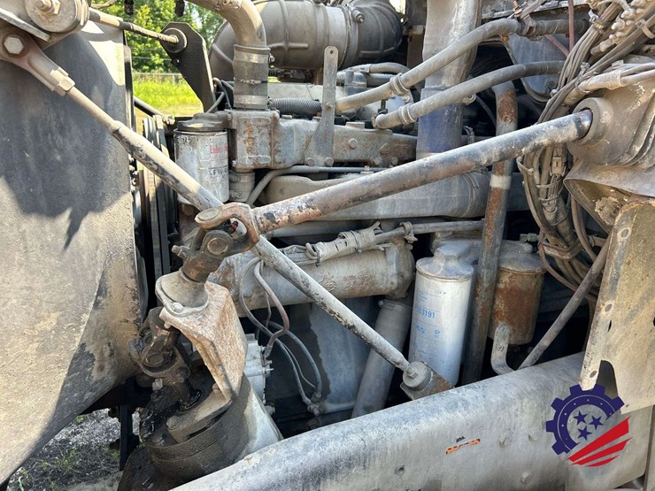1995-mack-dm690s-image-63