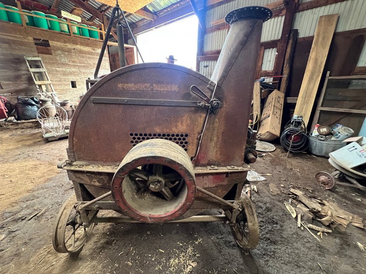 #9933-•-mccormick-deering-silo-filler-image-2