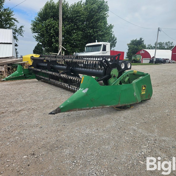 JOHN DEERE 220