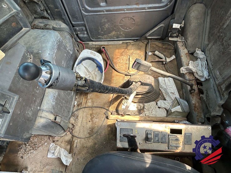 1997-mack-dm-concrete-mixer-truck-image-84