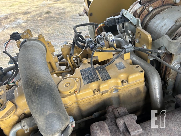 2015-caterpillar-910k-image-44