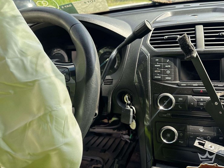 2018-ford-explorer-image-15