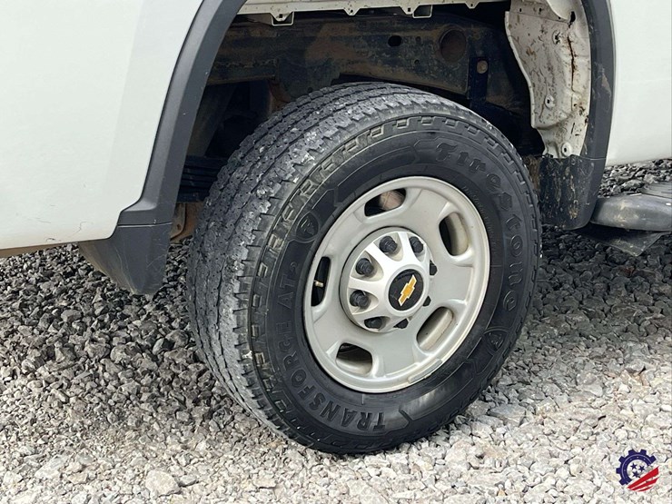 2021-chevrolet-silverado-2500-image-9