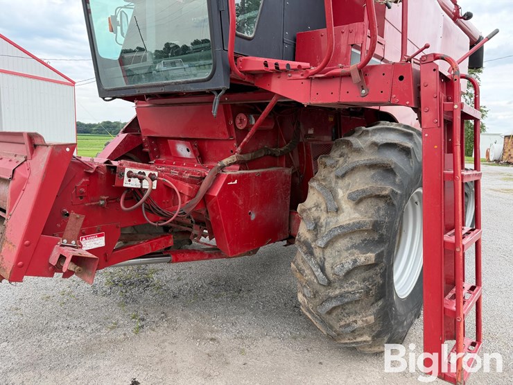 1992-case-ih-1660-image-13