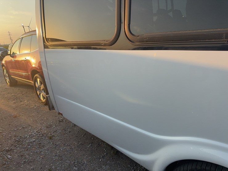 2006-ford-e450-image-9
