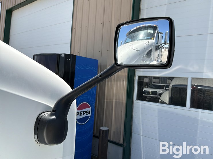 2015-peterbilt-579-image-19