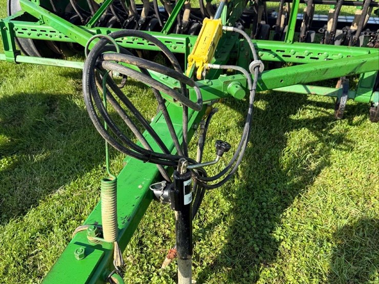 john-deere-8300-image-4
