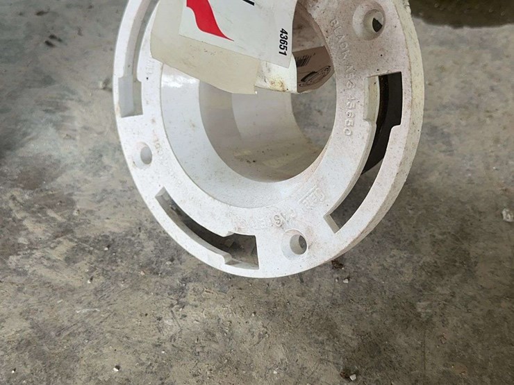 assorted-plumbing-and-drainage-fittings-including-oatey-twist-n-set-flange-image-10
