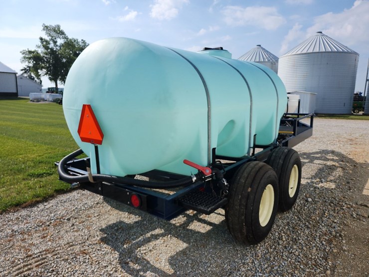 schaben-1300-gal.-tandem-nurse-trailer-image-9