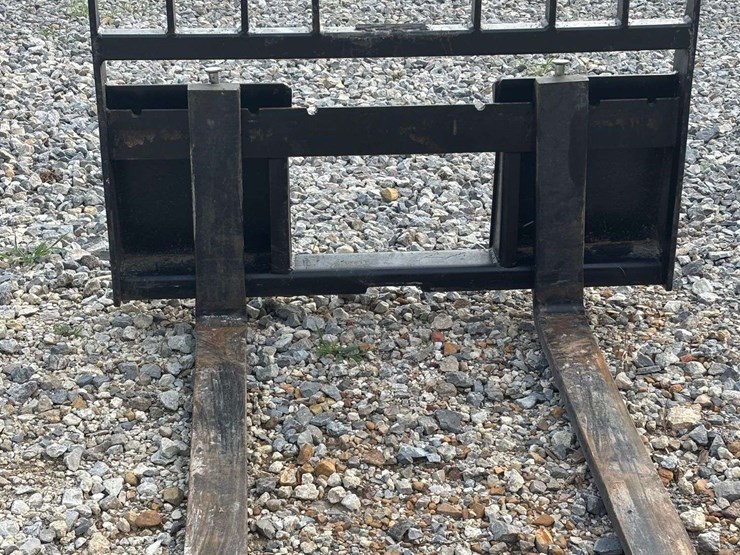 skid-steer-forks-image-1