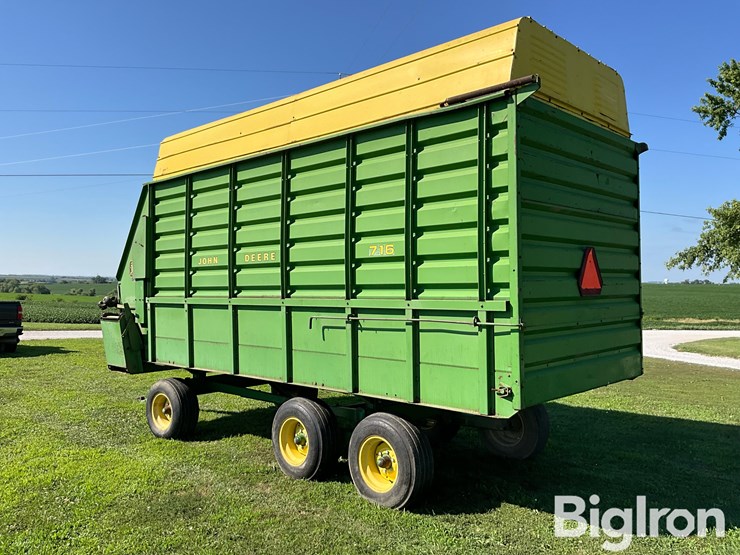 john-deere-716-image-7