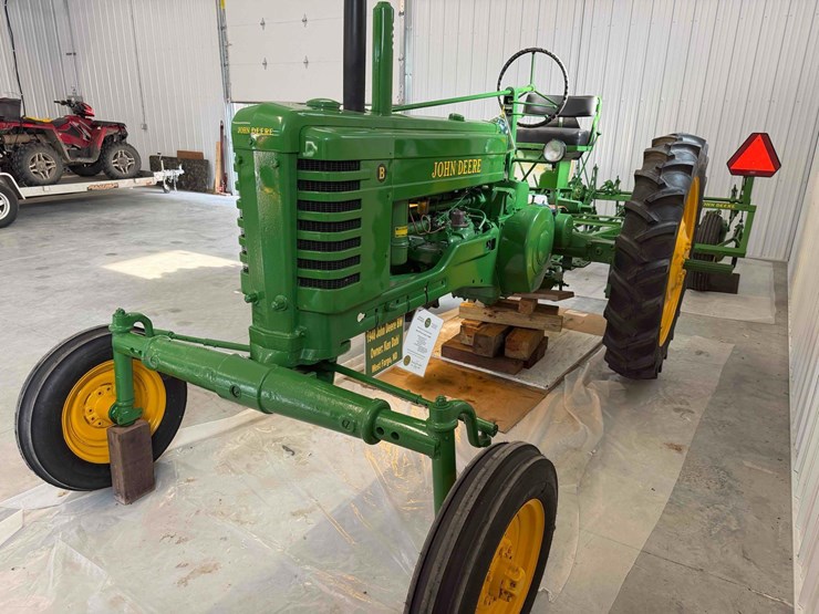 1948-john-deere-bw-image-3