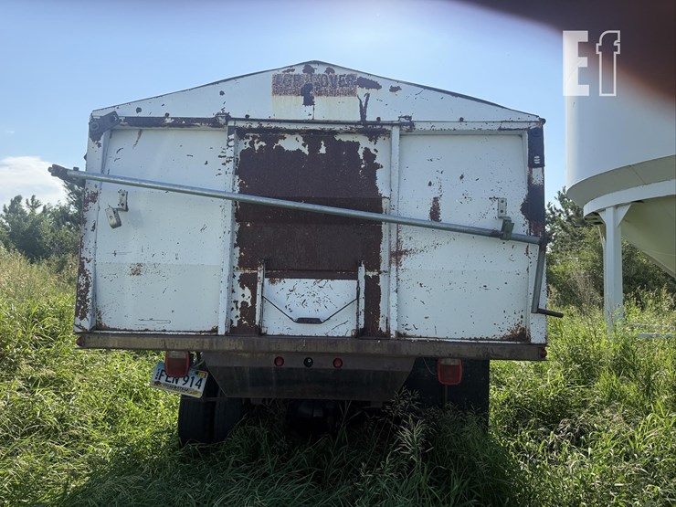 international-grain-truck-image-7
