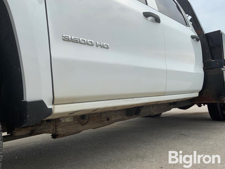 2016-chevrolet-3500-image-16