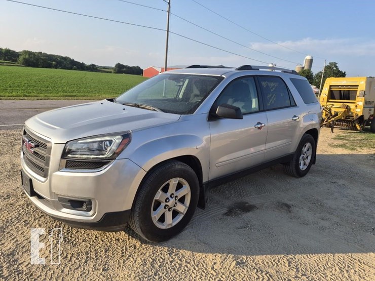 2015-gmc-acadia-image-1