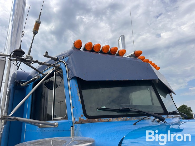 2004-peterbilt-379-image-11