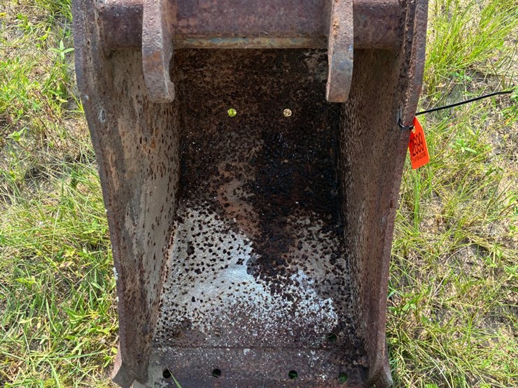 #2699-•-bobcat-bucket-image-1