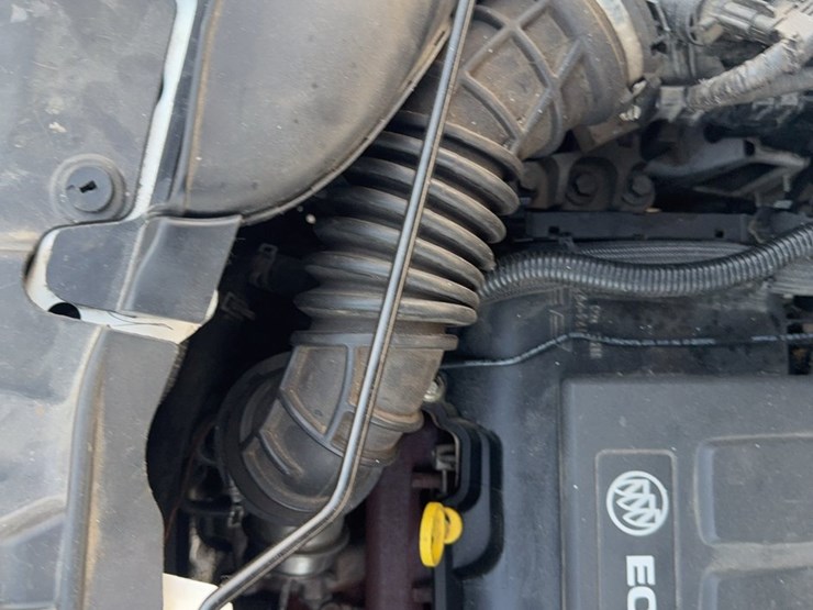 2017-buick-encore-image-37