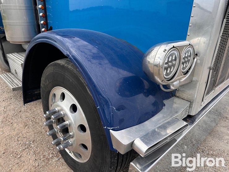 2004-peterbilt-379-image-9