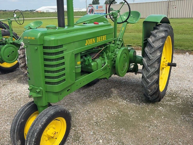 john-deere-model-b-image-1