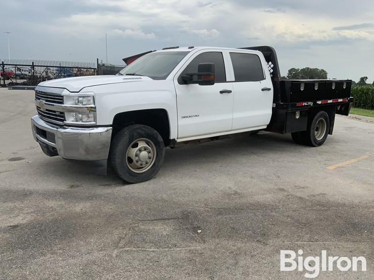 2016-chevrolet-3500-image-1