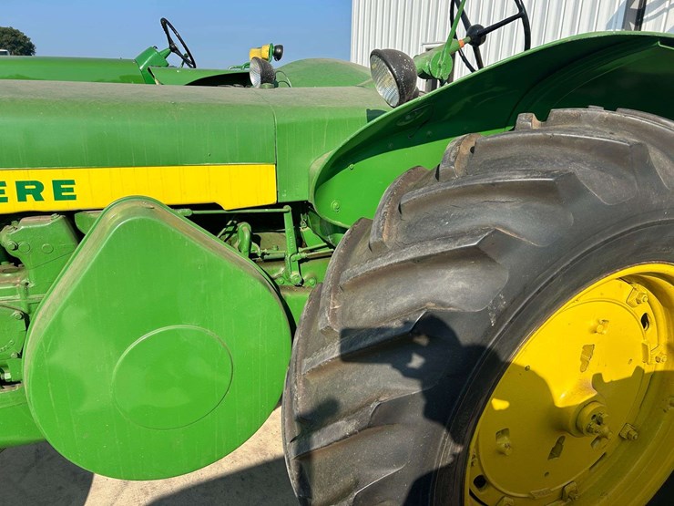 john-deere-830-image-10