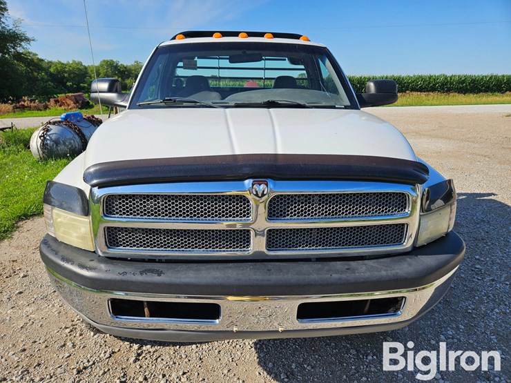 2002-dodge-ram-3500-image-2