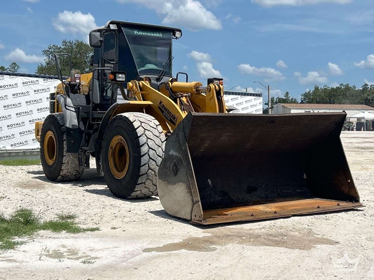 2016-kawasaki-80z7-articulated-wheel-loader-image-2