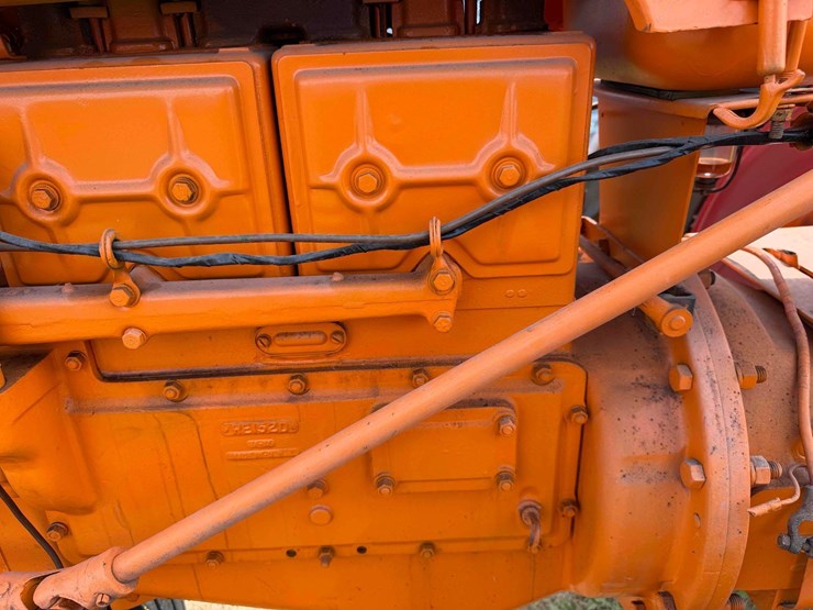 minneapolis-moline--z-tractor-image-10