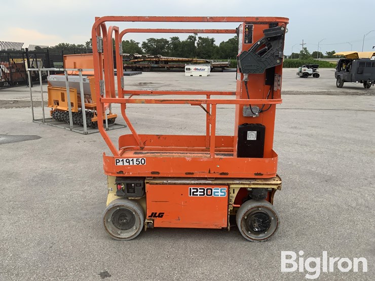 2016-jlg-1230es-image-4