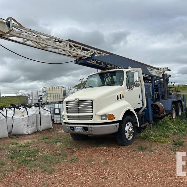 1999 STERLING L8513