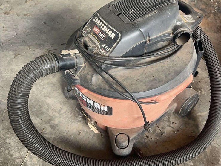 craftsman-16-gallon-6.25-peak-hp-wet-dry-vacuum-image-1