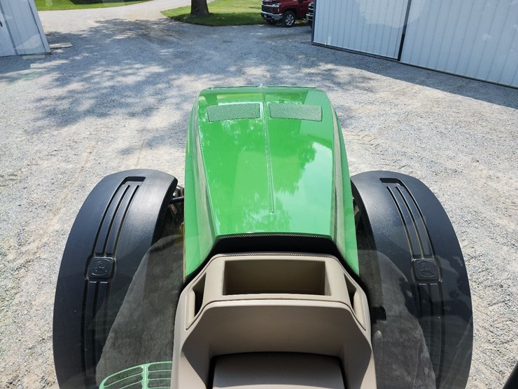 2013-john-deere-8235r-image-38